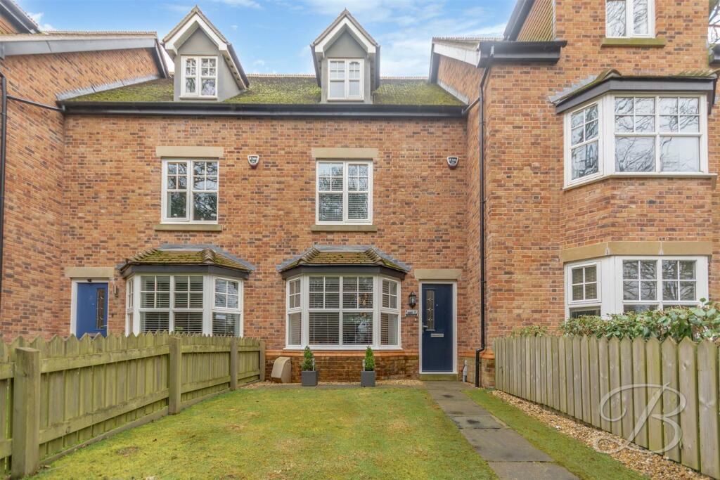 4 bedroom terraced house for sale in New Park Lane, Mansfield, NG18