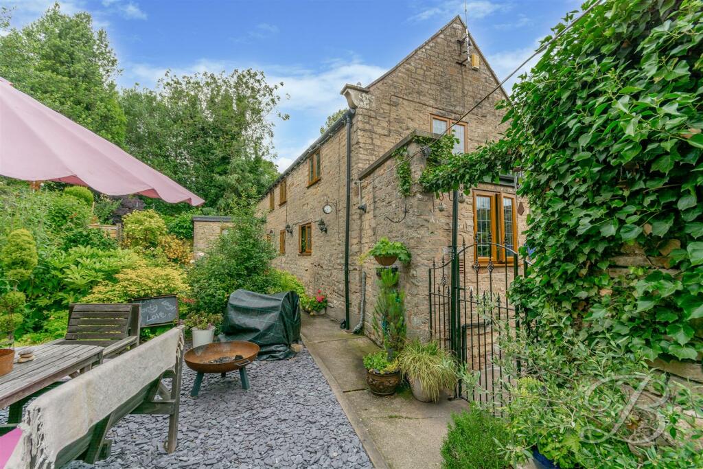 4 bedroom detached house for sale in Church Road, Church Warsop