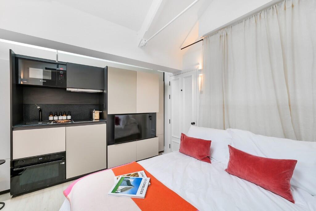 Main image of property: Haydon Way, London, SW11