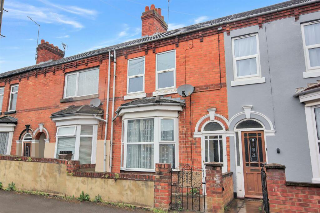 4 bedroom terraced house for sale in Mill Road, Wellingborough, NN8