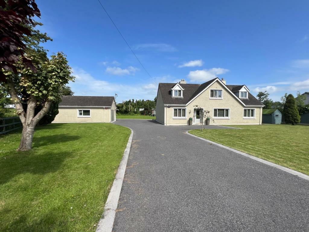 Detached house in Waterstown, Glasson...