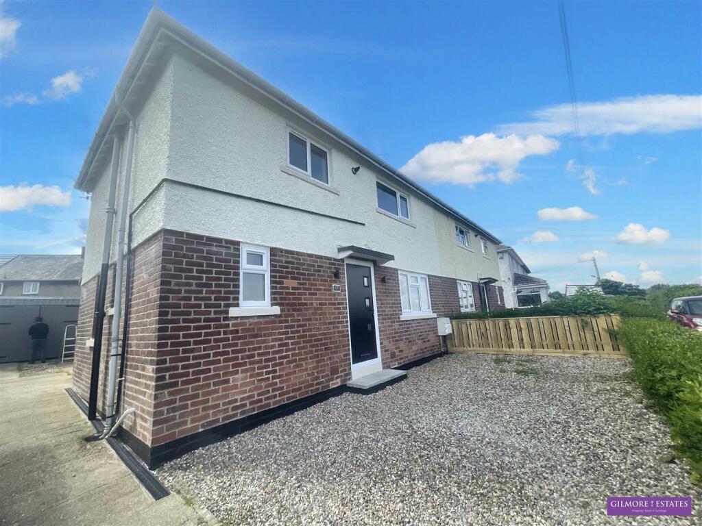 3 bedroom semidetached house for sale in Castle View, Prudhoe, NE42