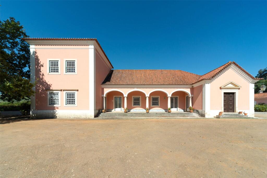 Main image of property: Farmhouse, Ota, Alenquer, Portugal, 7520-415