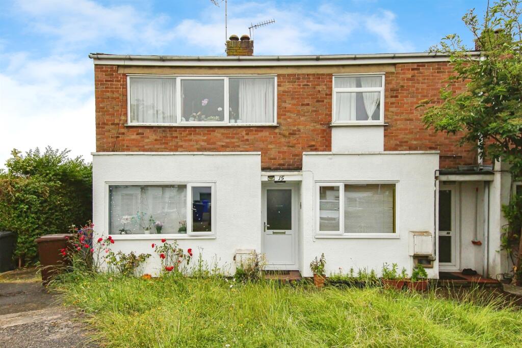 Main image of property: Scaltback Close, Newmarket