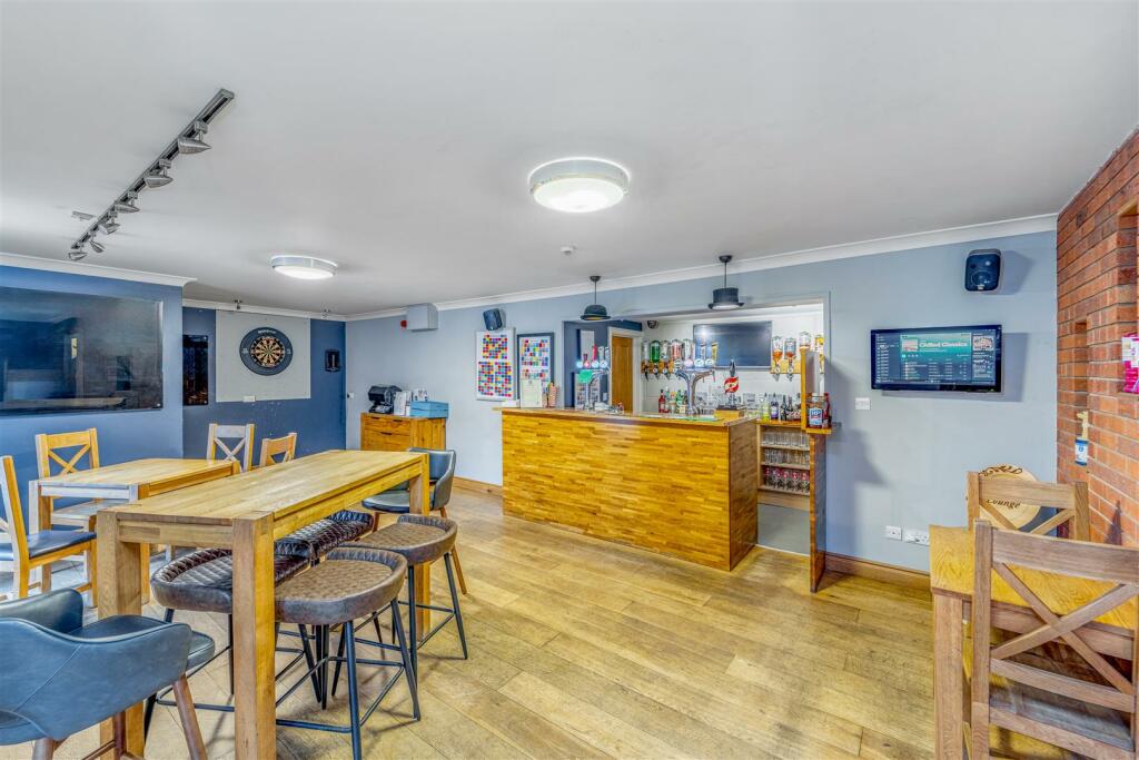 Commercial property for sale in London Road, Boston, PE21