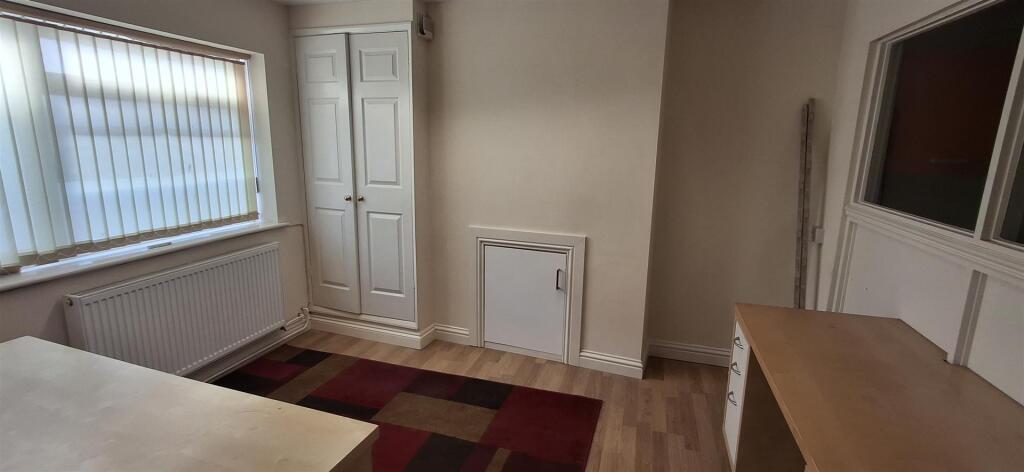 Main image of property: Pen Street, Boston