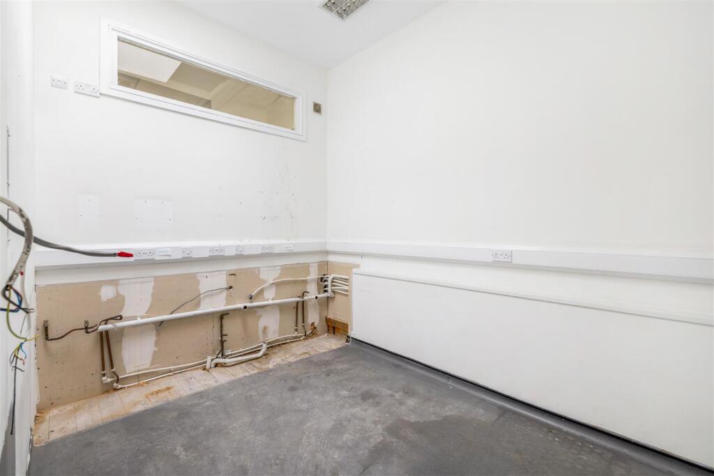 Main image of property: Wide Bargate, Boston