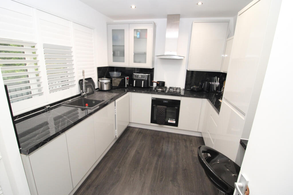 Main image of property: Ealing, W5