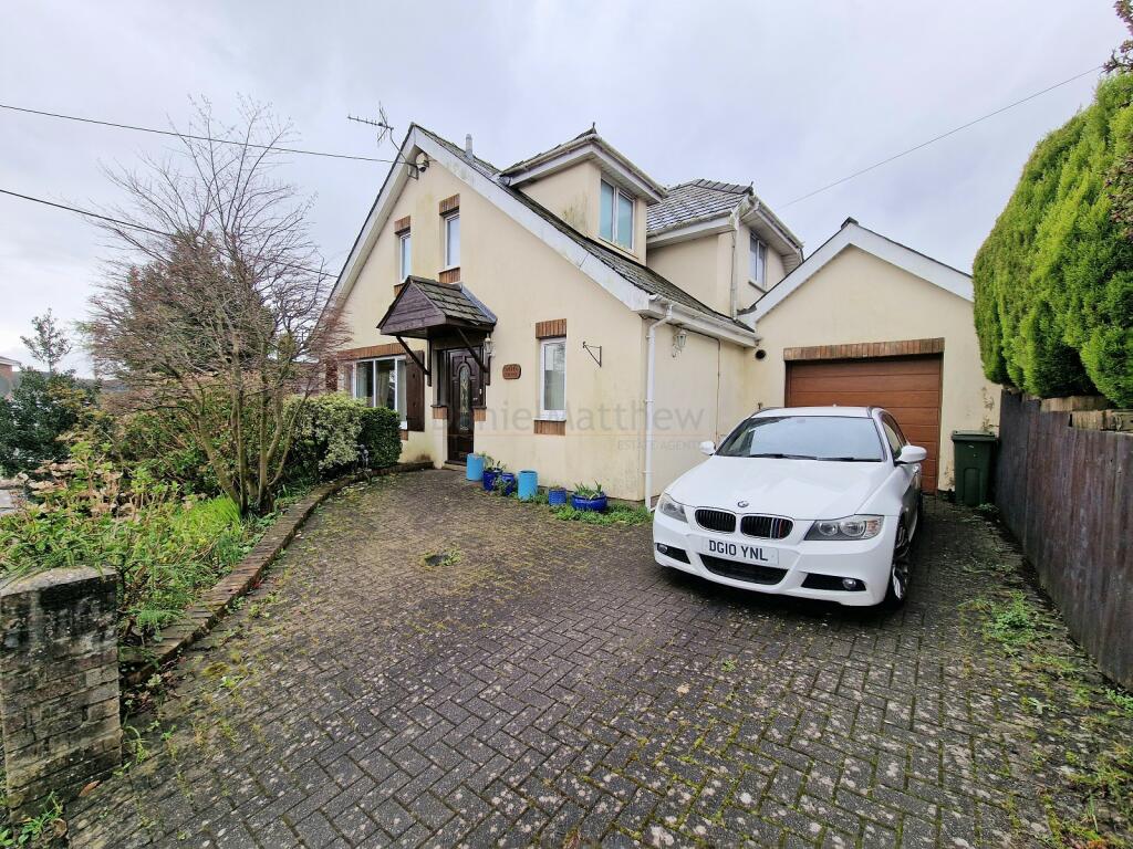 3 bedroom detached house for sale in Pwll Evan Ddu, Coity, Bridgend