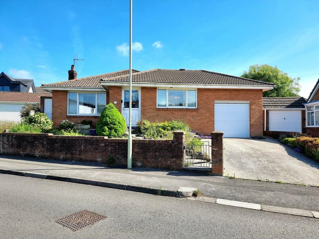2 bedroom detached bungalow for sale in Park Court Road, Bridgend