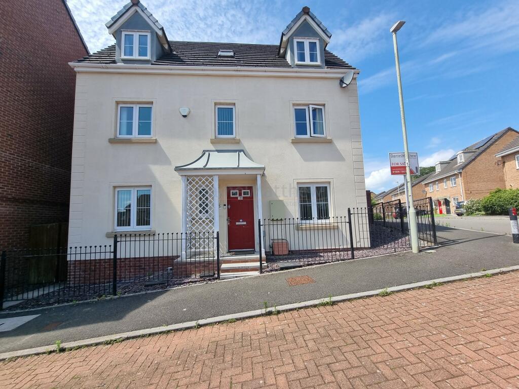 4 bedroom detached house for sale in Longacres, Brackla, Bridgend