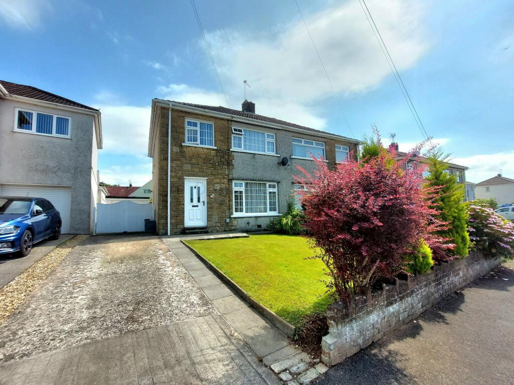 3 bedroom semidetached house for sale in Bryn Road, Coychurch