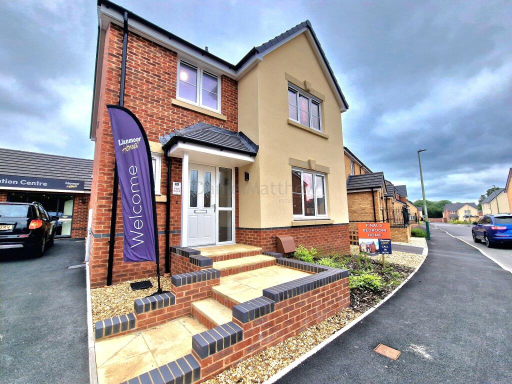 3 bedroom detached house for sale in Oak Grove, Aberbargoed, Bargoed