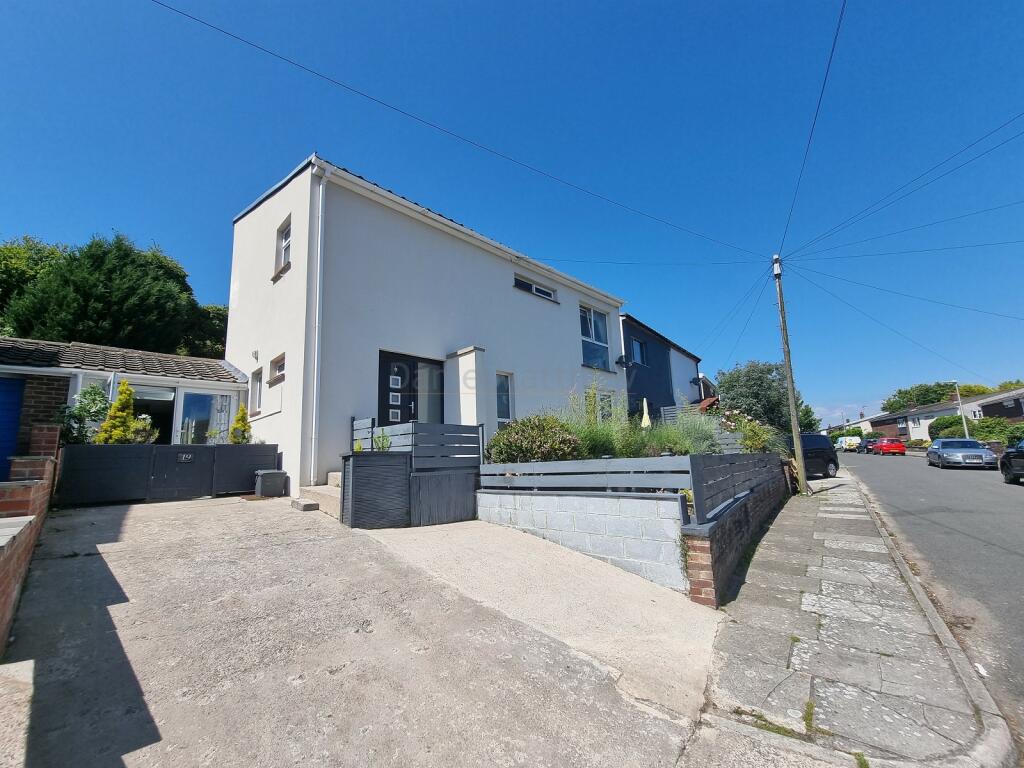 3 bedroom detached house for sale in Heol Yr Ysgol, St. Brides Major, Bridgend County. CF32 0TB