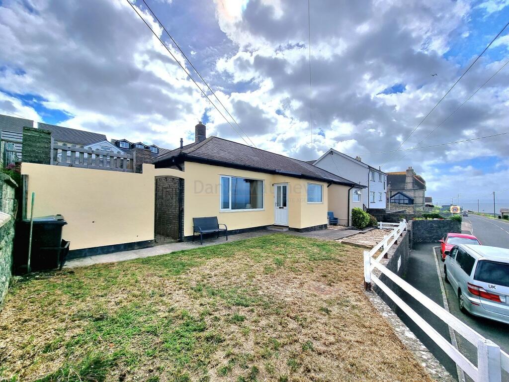 3 bedroom semidetached bungalow for sale in Main Road, Ogmorebysea