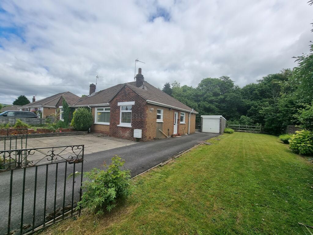 2 bedroom semidetached bungalow for sale in Felindre Avenue, Pencoed