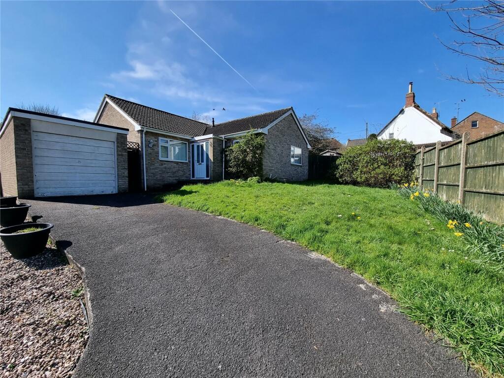 3 bedroom bungalow for sale in Cedar Close, Glynswood, Chard, Somerset
