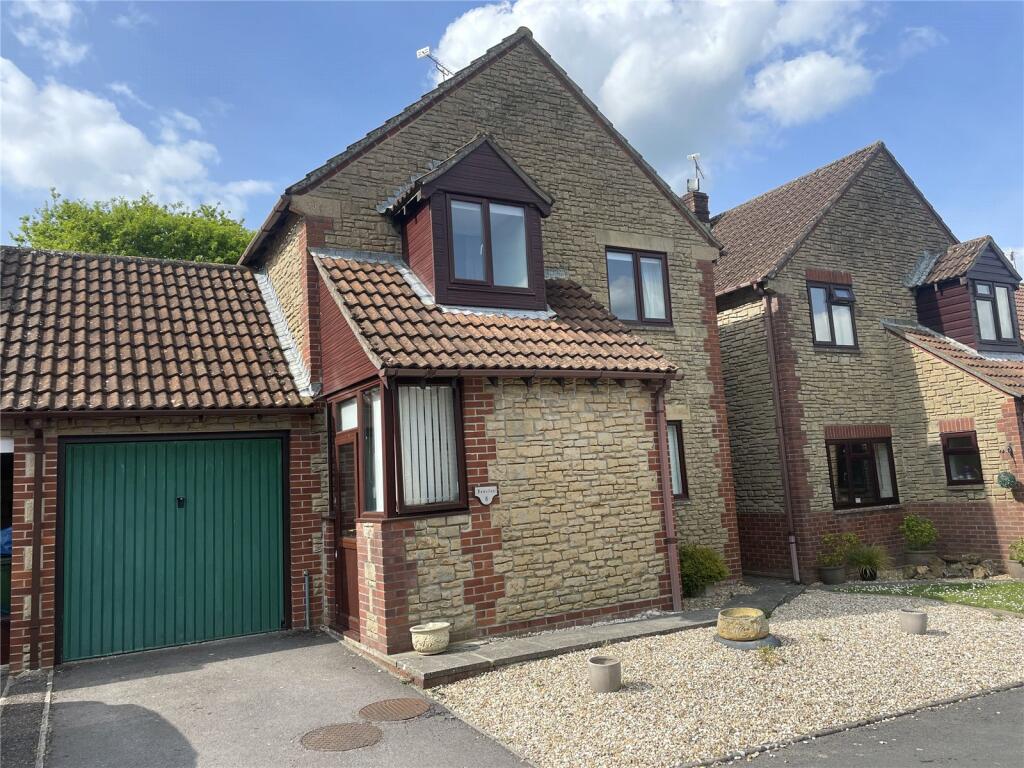 2 bedroom detached house for sale in Glynsmead, Tatworth, Somerset, TA20