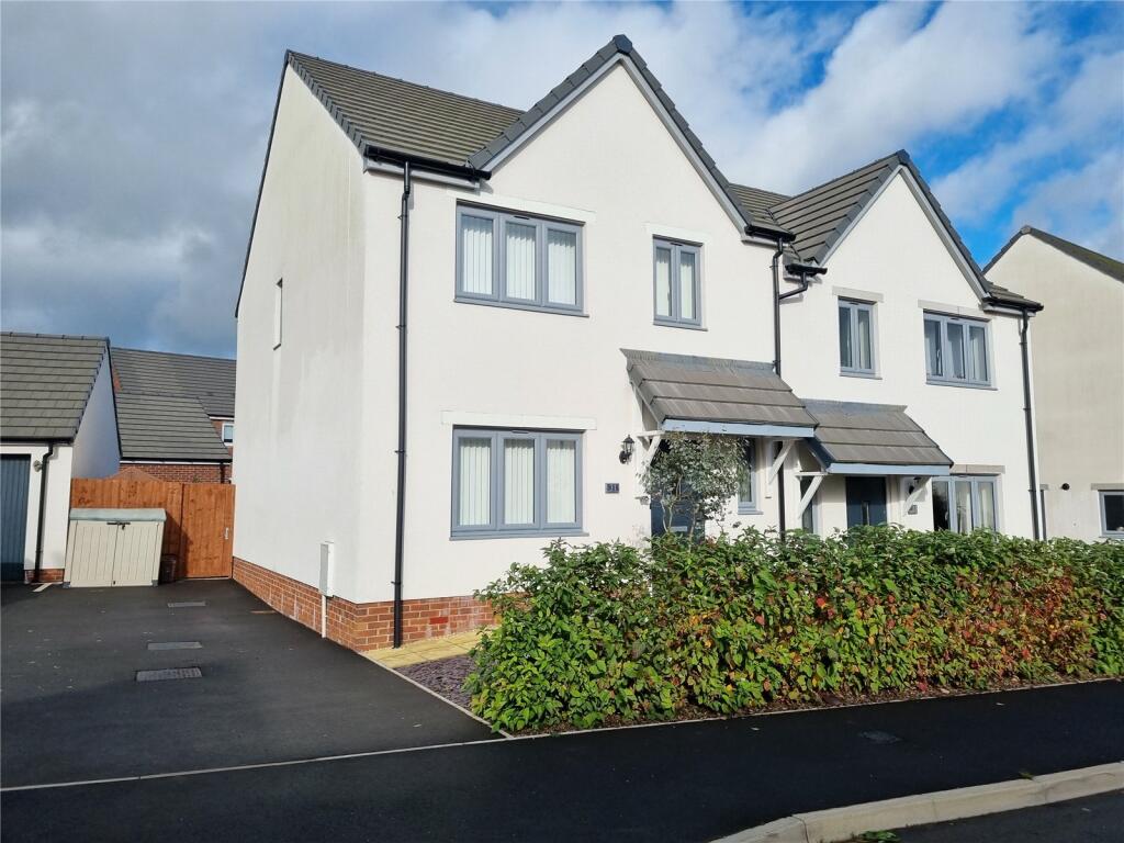 3 bedroom semidetached house for sale in Lombardy Avenue, Chard