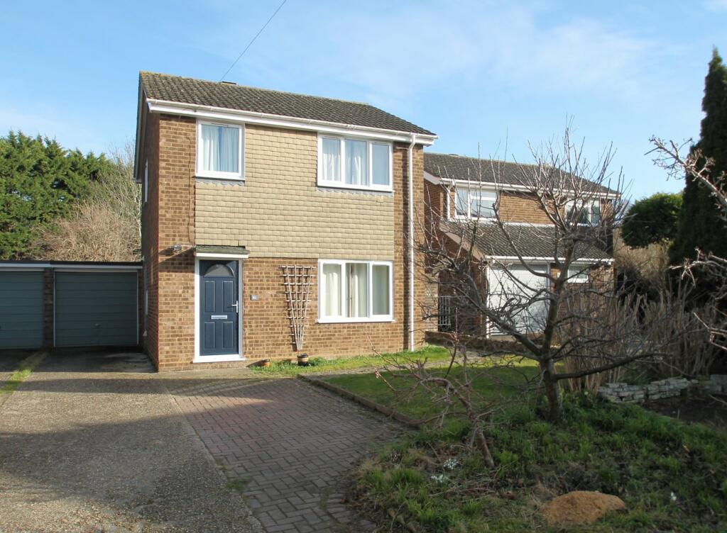 3 bedroom detached house for sale in Broadmeadow, Sawston, CB22