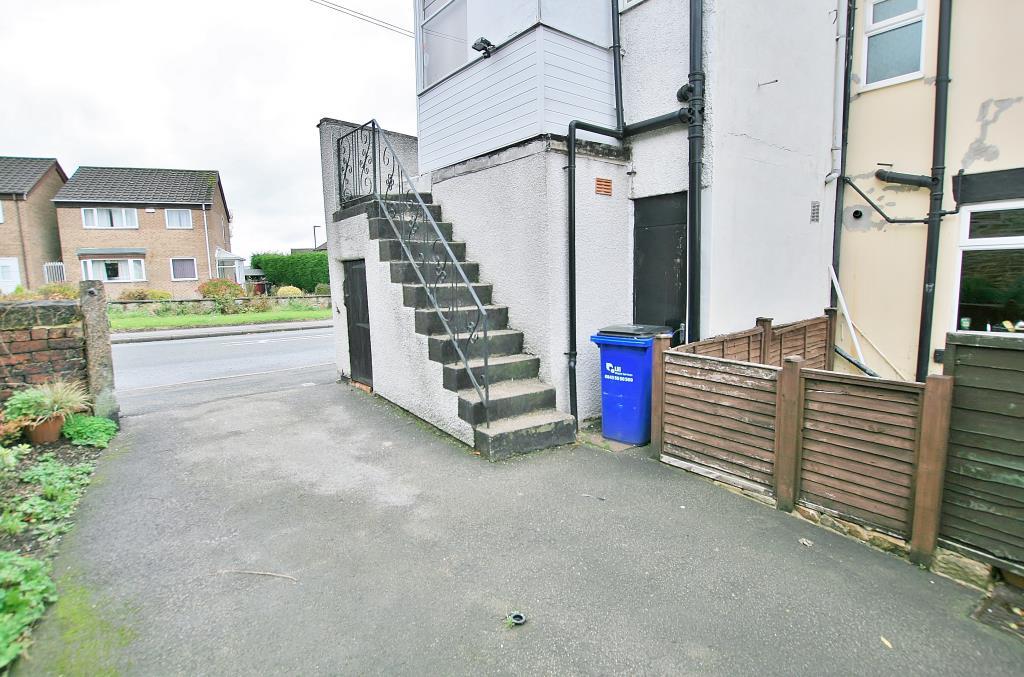 Commercial property for rent in Dyche Lane, Dronfield, S18 3AB, S18