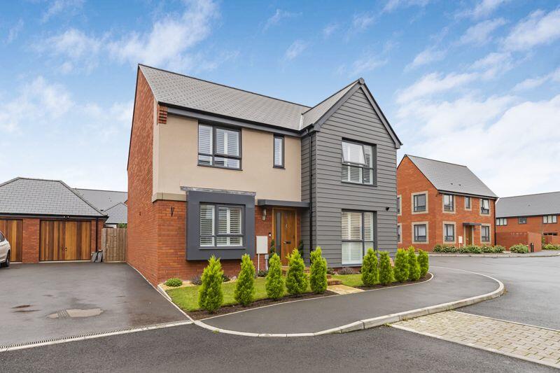 4 bedroom detached house for sale in Caesar Crescent, Keynsham, BS31