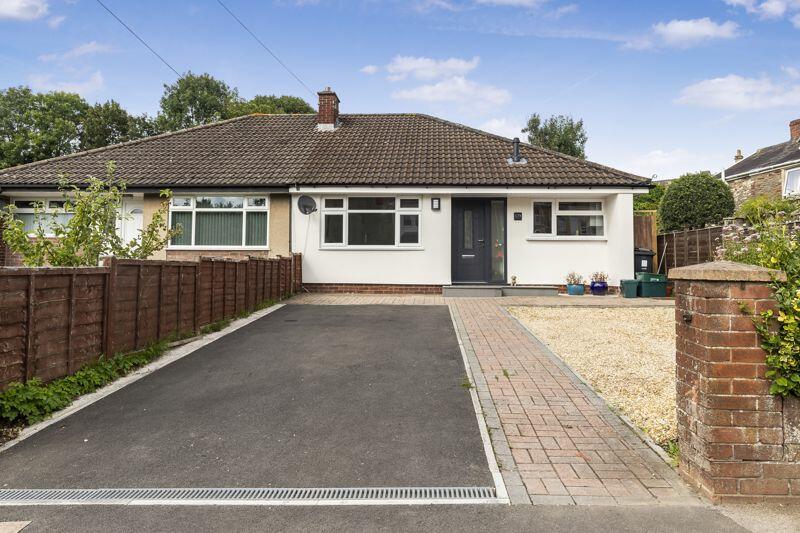 2 bedroom bungalow for sale in Bath Road, Willsbridge, BS30