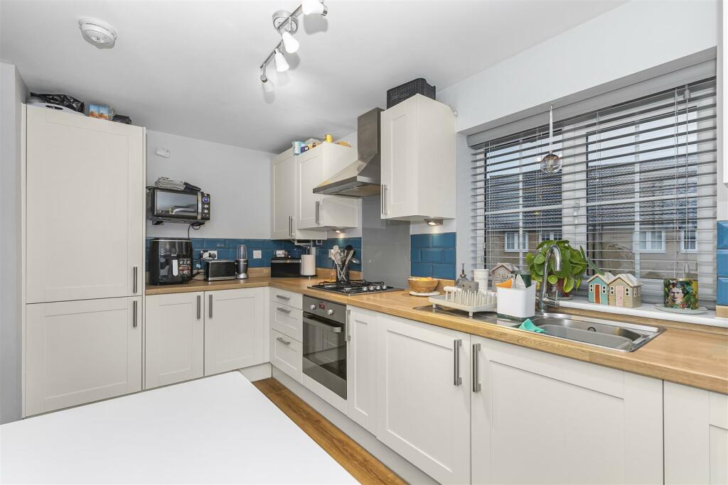 Additional property image - Goldcrest Walk, Keynsham