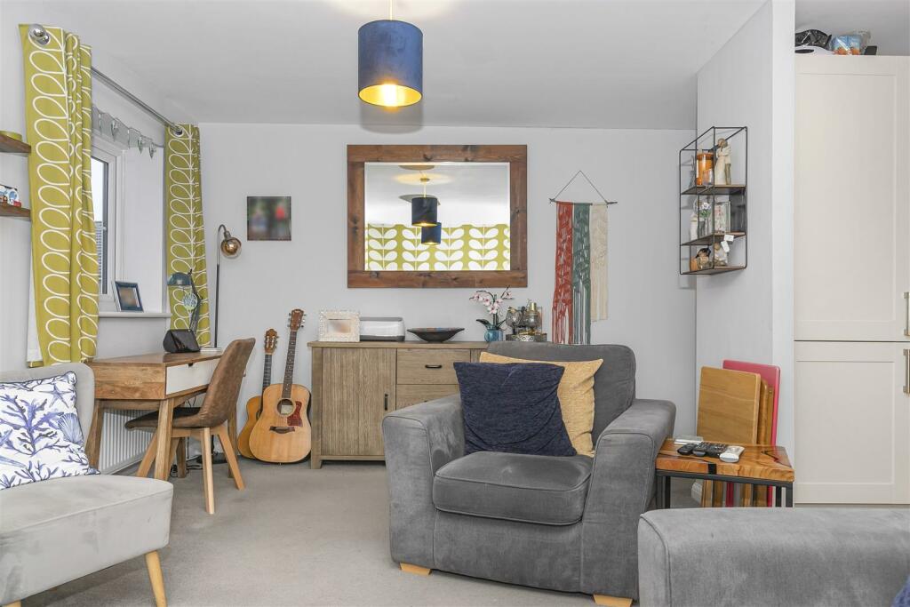 Additional property image - Goldcrest Walk, Keynsham