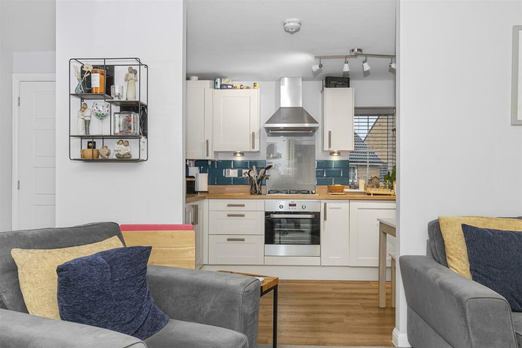 Additional property image - Goldcrest Walk, Keynsham