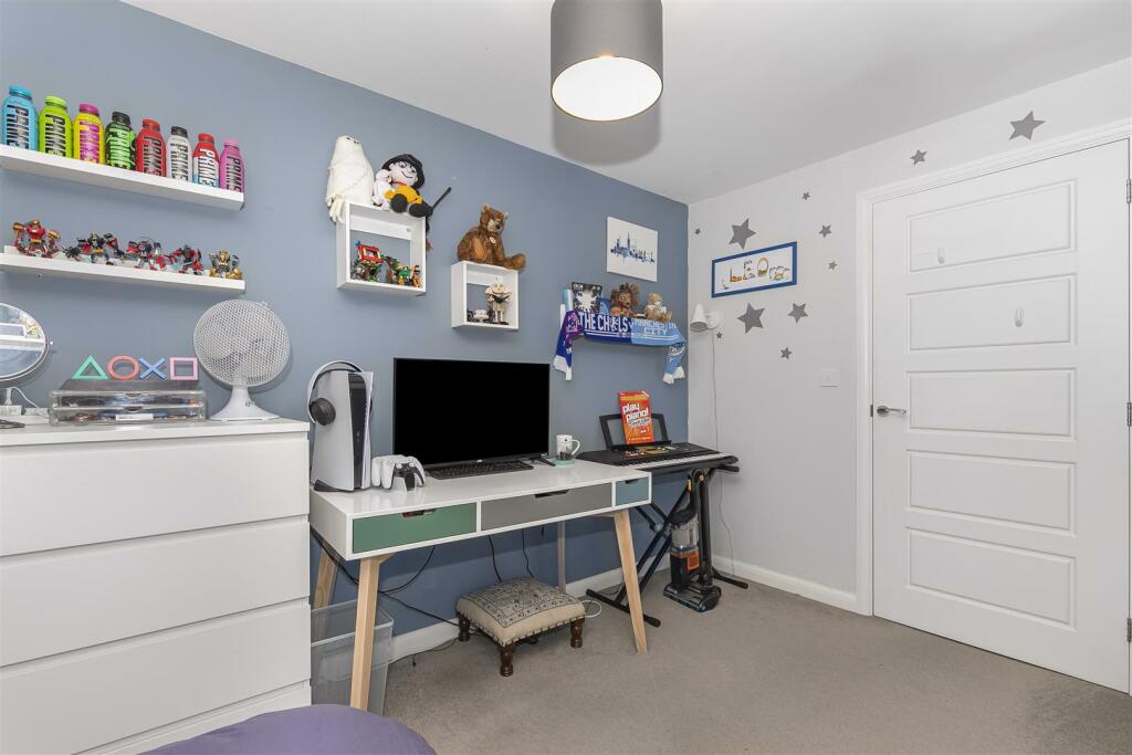 Additional property image - Goldcrest Walk, Keynsham