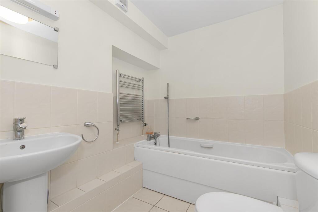 Additional property image - Longreach, Bath Road, Saltford, Bristol