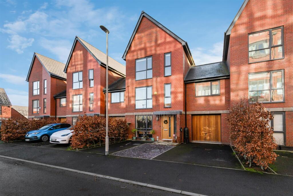 Main image of property: Trajectus Way, Keynsham