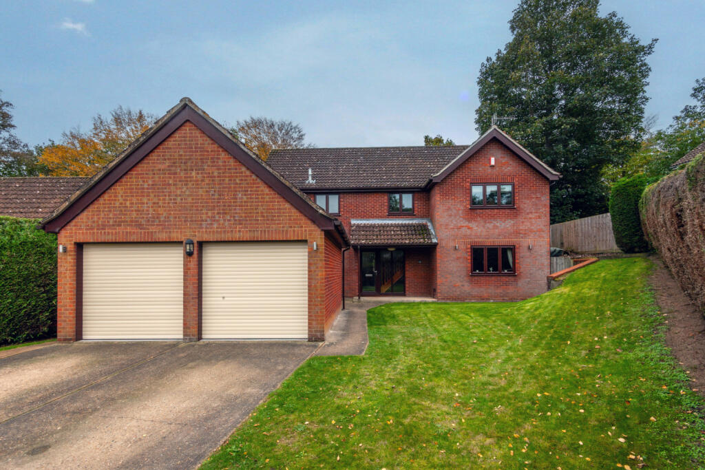 Main image of property: Norman Close, Woodbridge, IP12 1JT