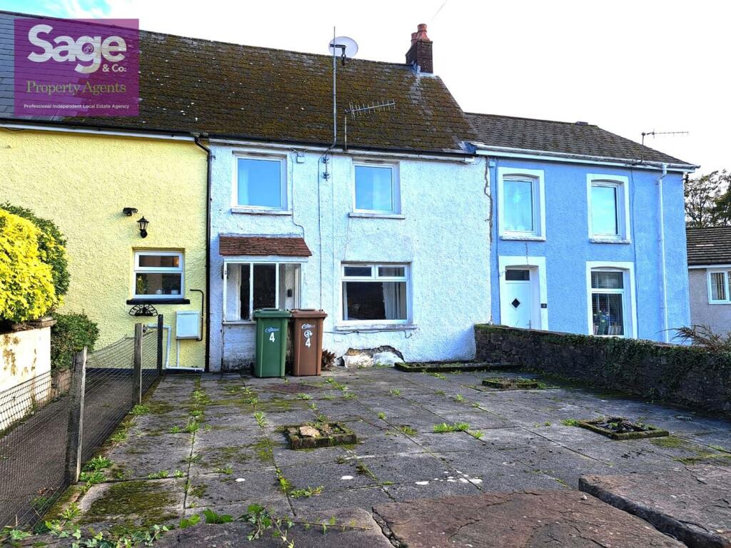 2 bedroom terraced house for sale in Navigation Road, Risca, NP11