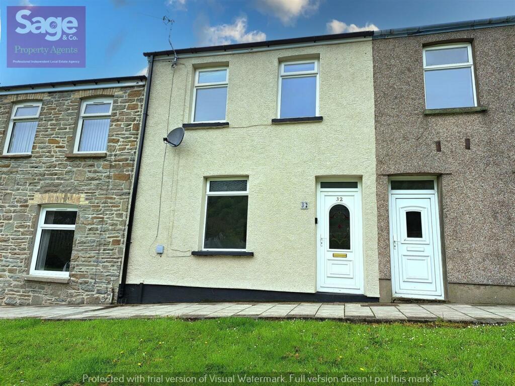3 bedroom terraced house for sale in Feeder Row, pontywaun crosskeys, NP11