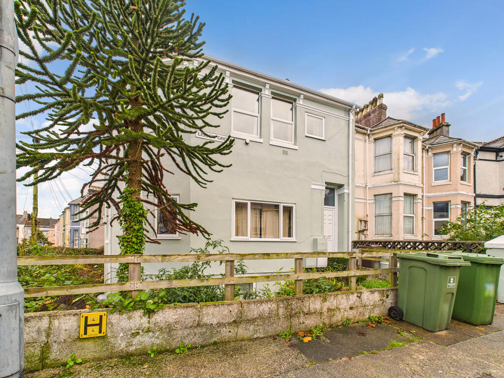 Main image of property: Lisson Grove, Mutley