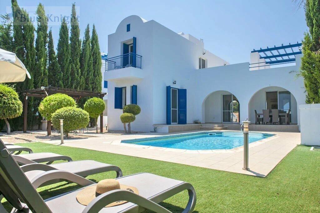 3 bedroom Detached house for sale in Paphos, Latsi