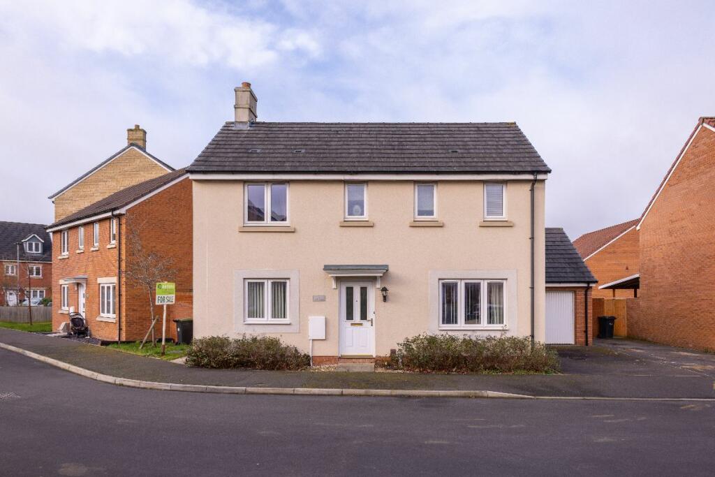 3 bedroom detached house for sale in Topcliffe Road, Trowbridge, BA14