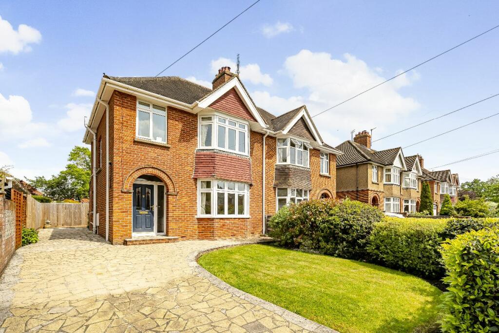 3 bedroom semidetached house for sale in Clarendon Avenue, Trowbridge