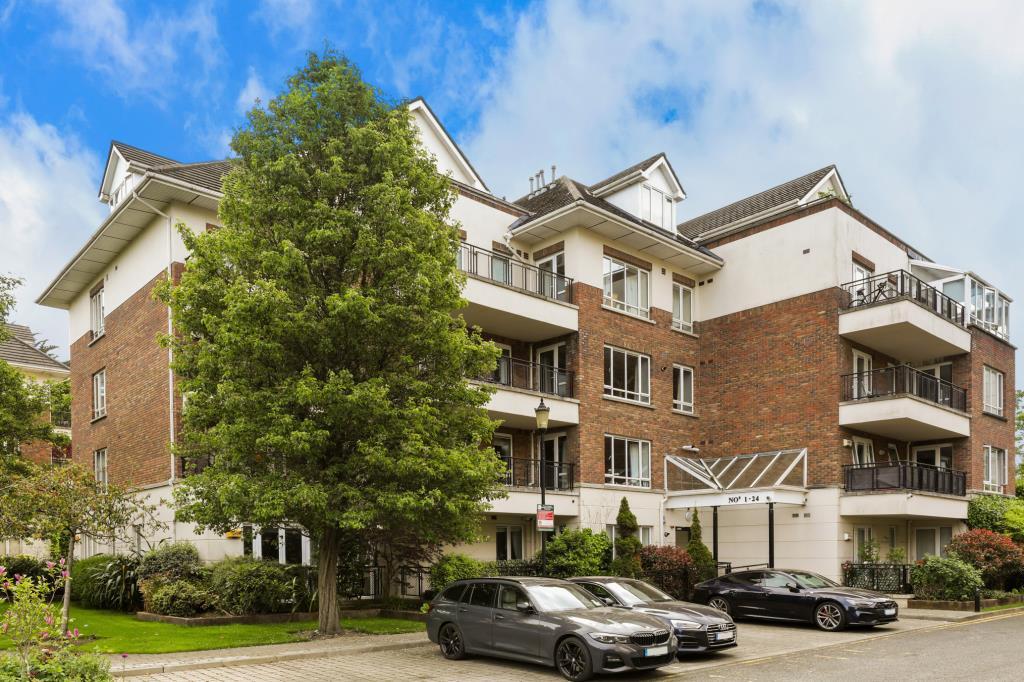Main image of property: 17 Ballsbridge Gardens, Ballsbridge, Dublin 4, D04 YH63