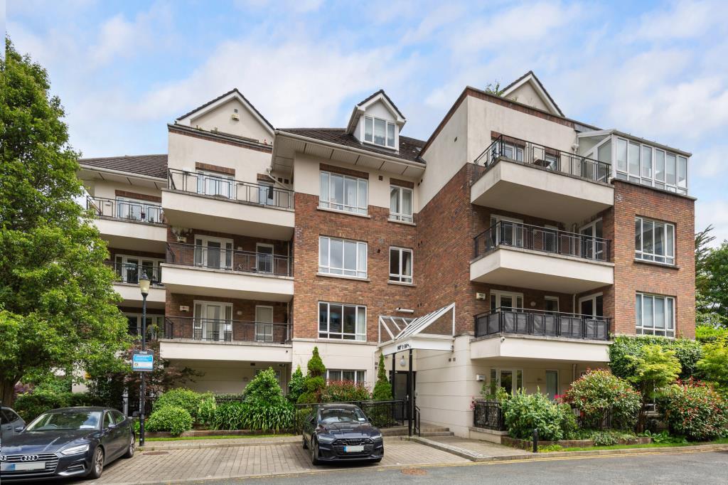 Main image of property: 17 Ballsbridge Gardens, Ballsbridge, Dublin 4, D04 YH63
