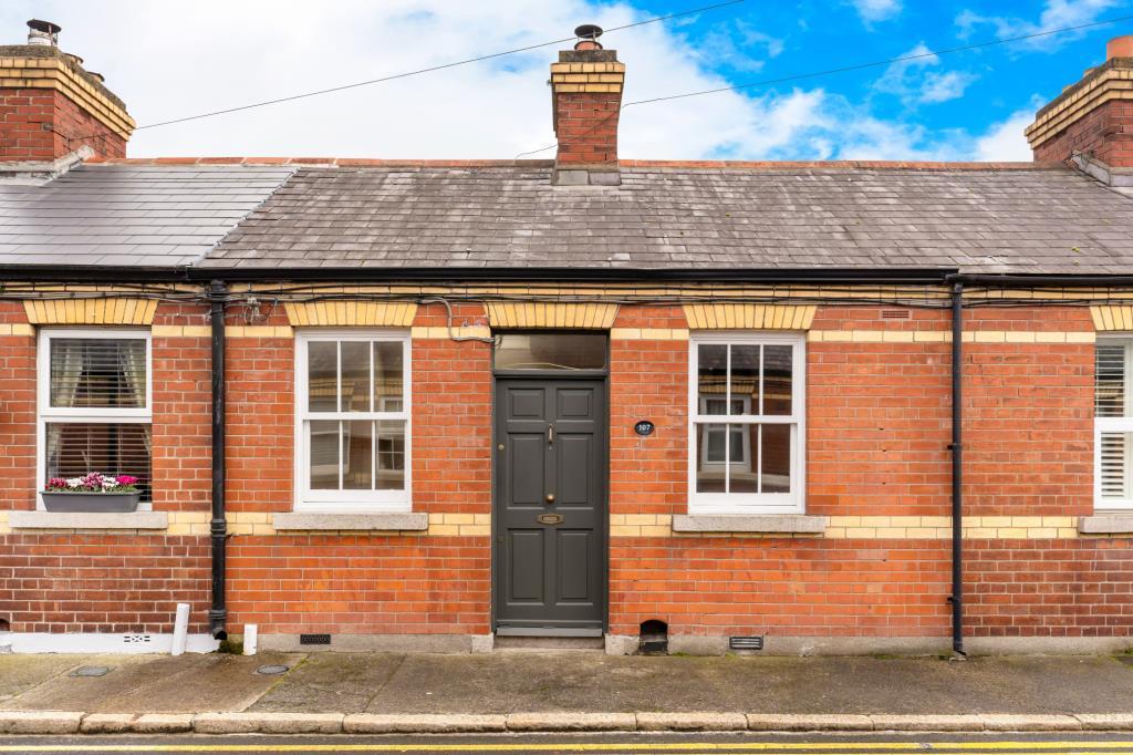 Main image of property: 107 Pembroke Cottages, Donnybrook, Dublin 4, D04 H5Y8