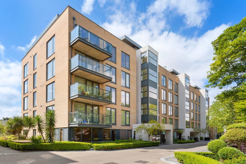 Main image of property: 74 Bloomfield Park, Bloomfield Avenue, Donnybrook, Dublin 4, D04 K6F4