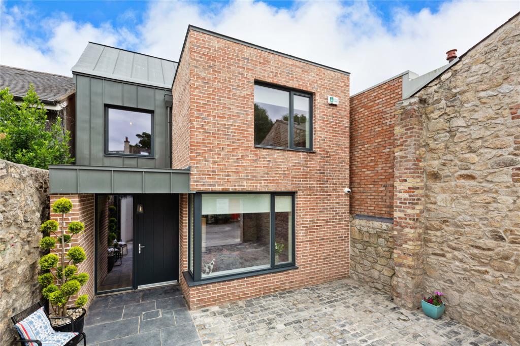 3 bedroom mews property for sale in 23 Heytesbury Lane, Ballsbridge