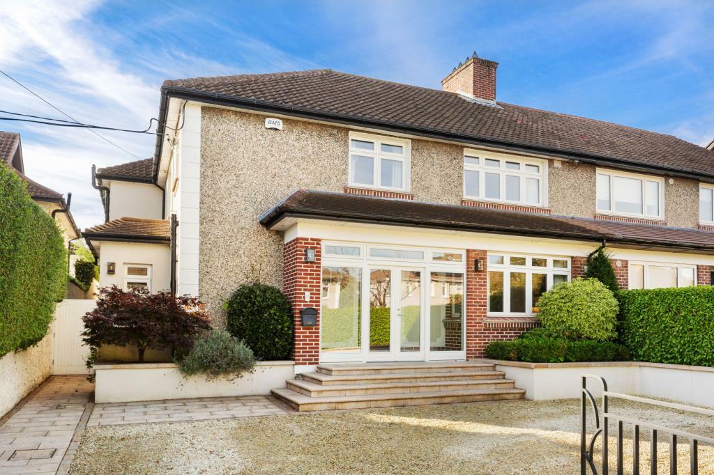5 bed semi detached home for sale in 9 Mather Road North...