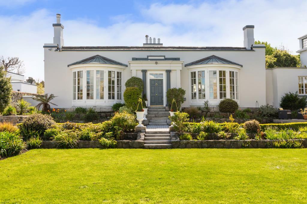 5 bedroom detached house for sale in The Albany, Albany Avenue