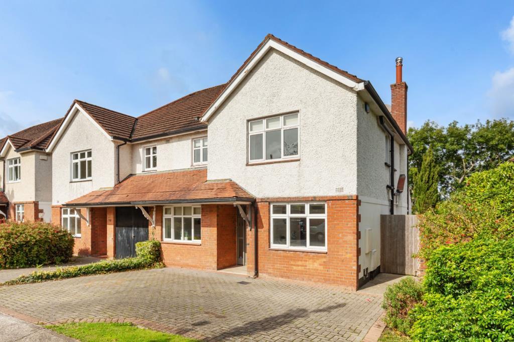 Main image of property: 71 Hampton Park, St Helen's Wood, Booterstown, Blackrock, A94 Y470