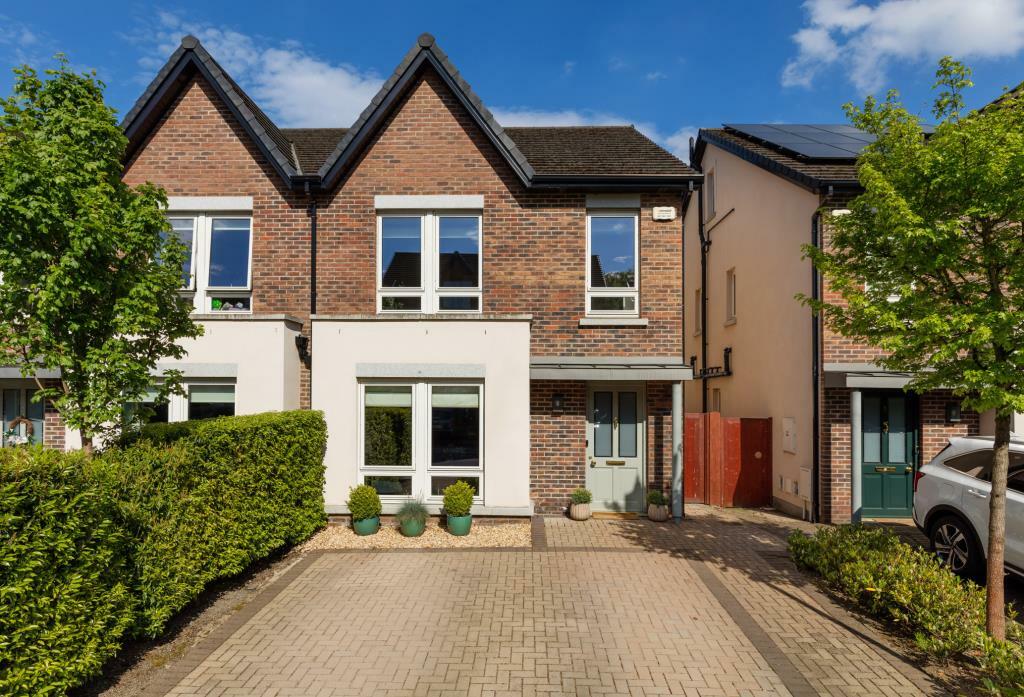 4 bedroom semidetached house for sale in 6 Diswellstown Manor