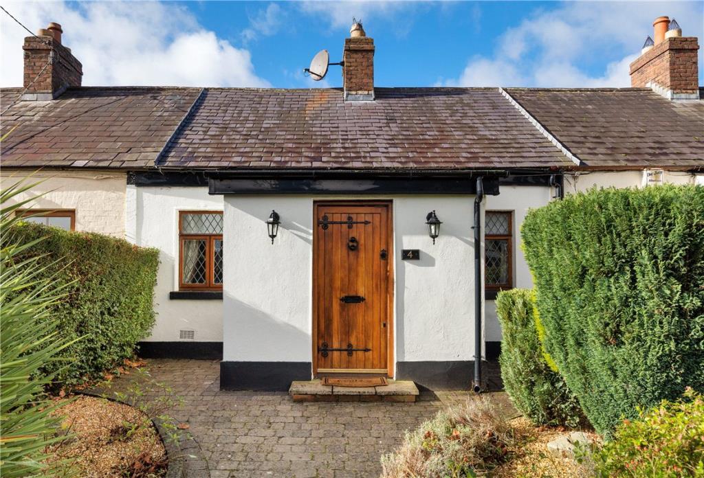 2 bedroom terraced bungalow for sale in 4 Castleknock Cottages